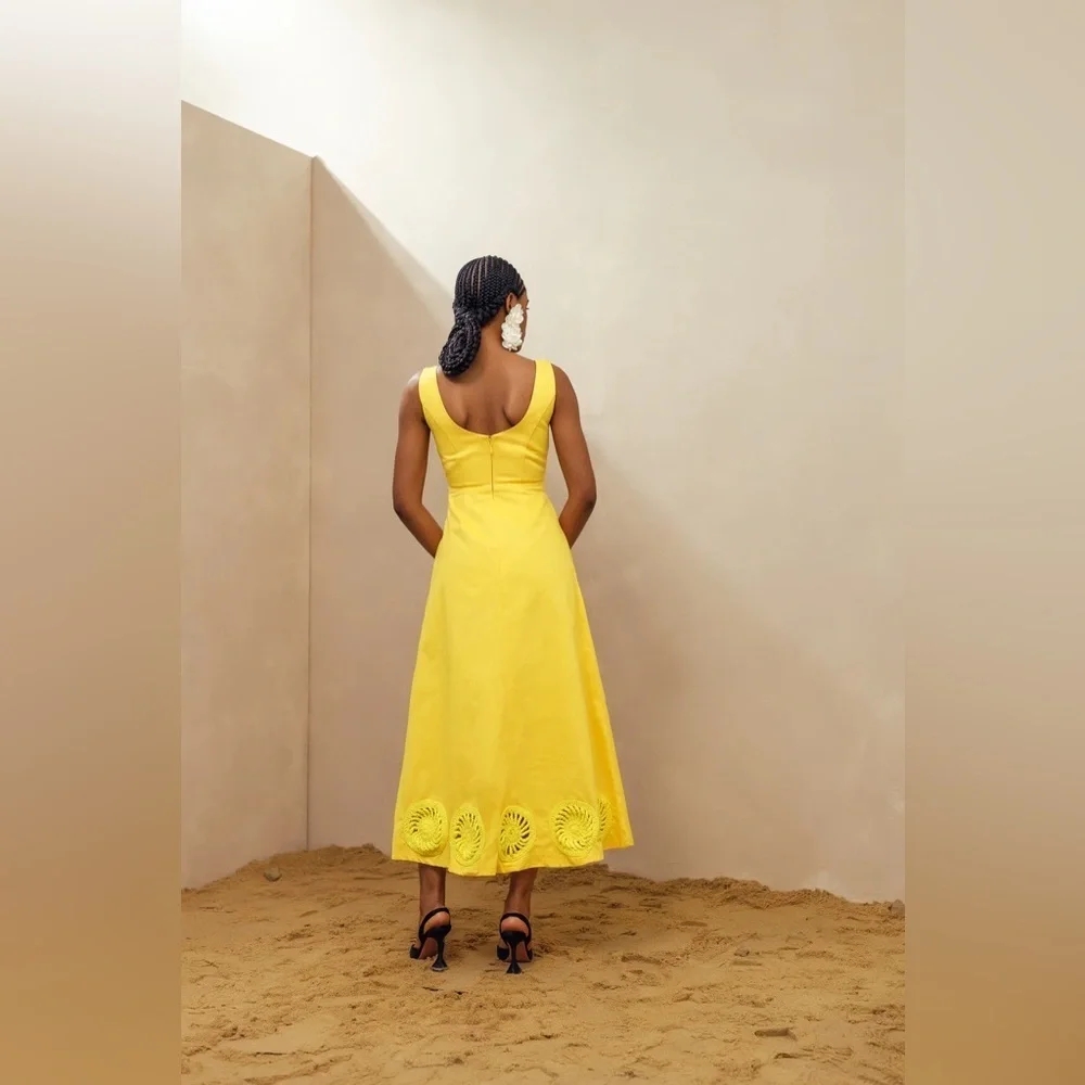 Elexiay Kwara Dress in Yellow - Size Medium - Picture 2 of 10